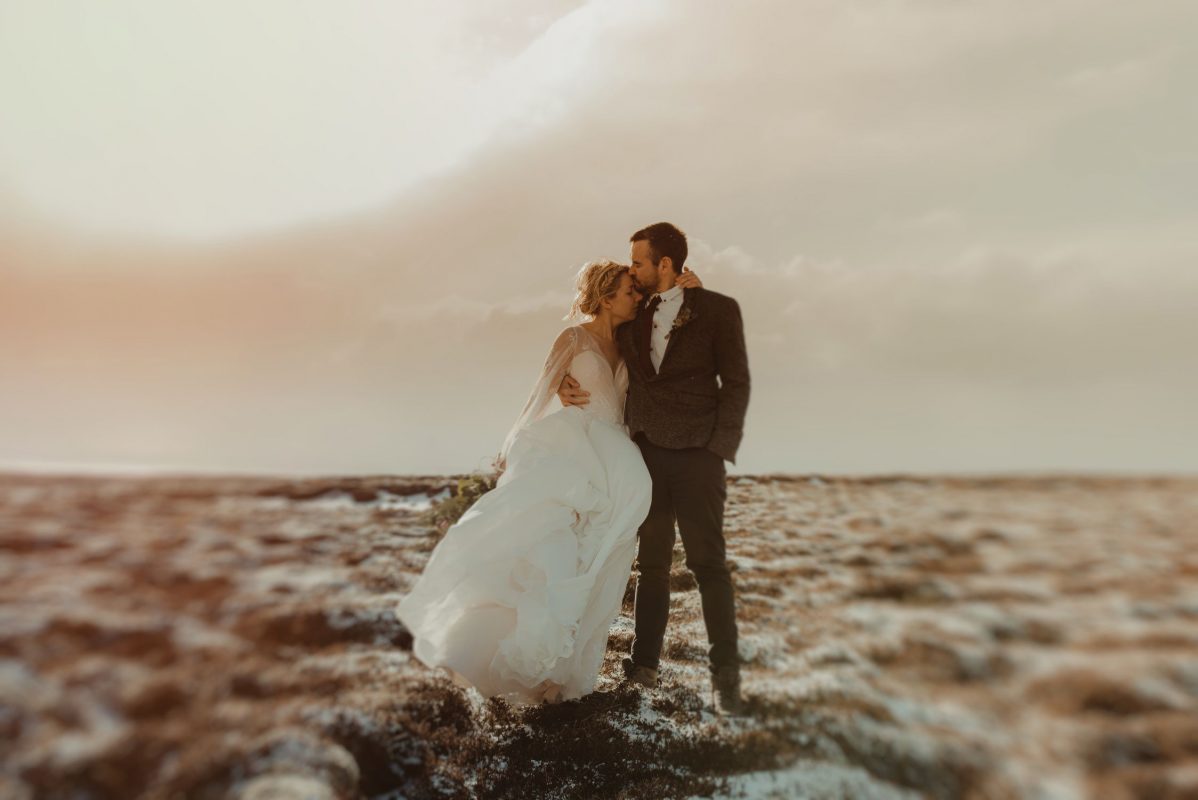 Married couple in Iceland - Freelens